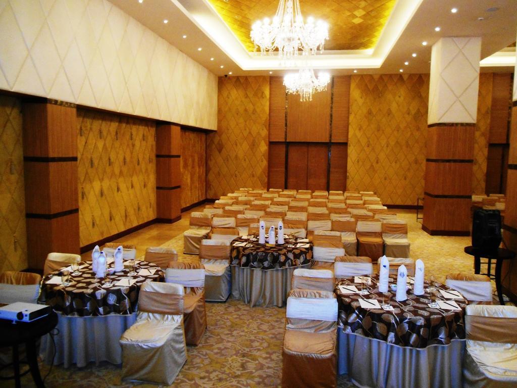 Country Inn & Suites By Radisson, 密拉特 外观 照片