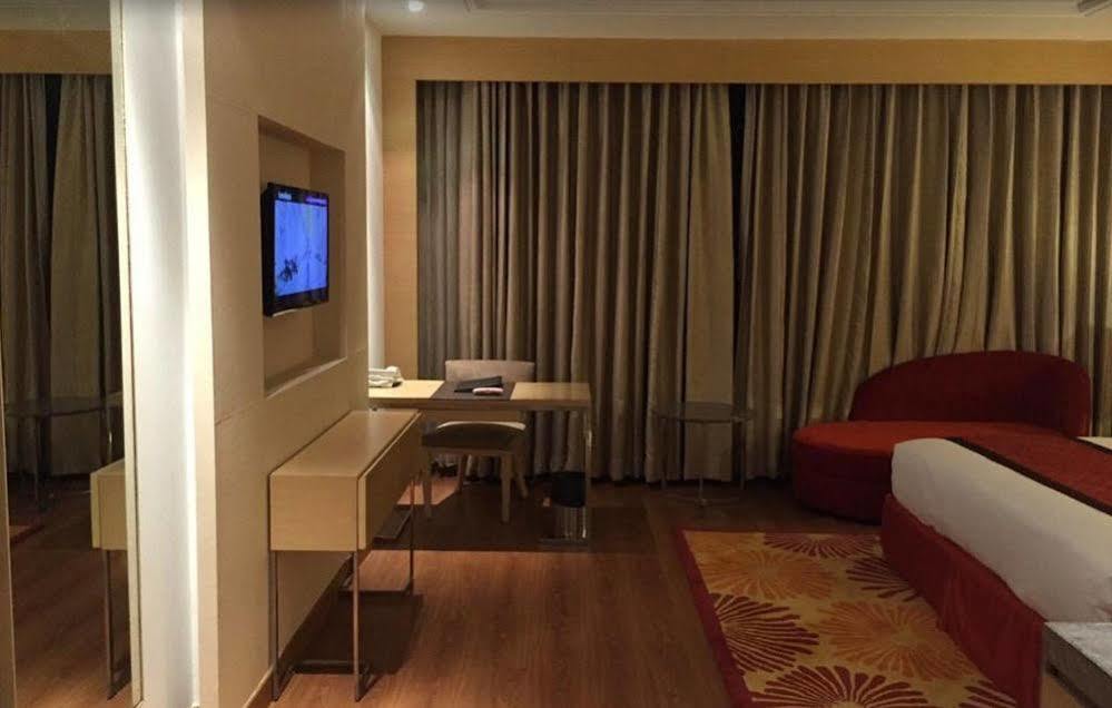 Country Inn & Suites By Radisson, 密拉特 外观 照片